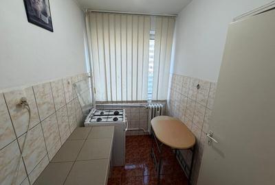 Dristor metrou in fata blocului - 11