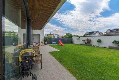 Arhitectură, tehnologie și lifestyle premium într-o vilă spectaculoasă - 46