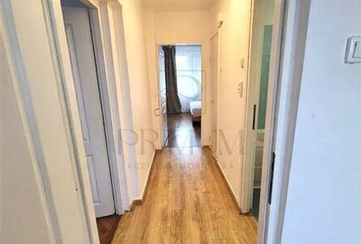 Apartament cu 3 camere semidecomandat în Gării