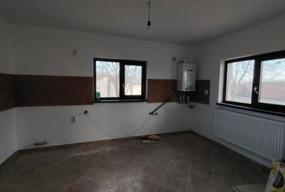 Casa  mare, luminoasa, spatioasa cu 5 camere, doua bai, 400 mp teren, Bucium - 18