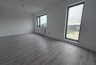Casa individuala cu teren 250mp , 3 camere - 2