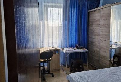 Apartament cu 3 camere decomandat, mobilat în Berceni