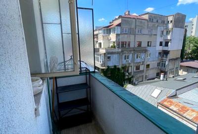 Garsonieră decomandată, mobilată în Romană