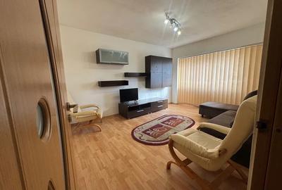 Apartament cu 3 camere, DECOMANDAT, zona Dacia - 1