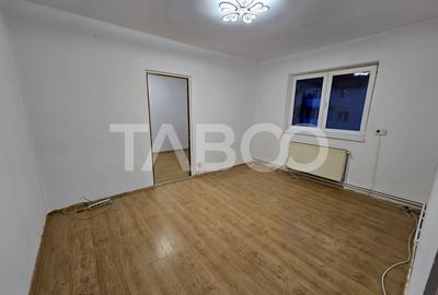 Apartament cu 2 camere nedecomandat, mobilat în Mihai Viteazul