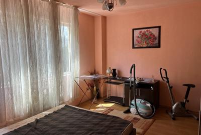 Ap 3 camere turnisor et 2 str frunzei ,balcon,parcare - 4