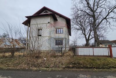 Casă / Vilă cu 12 camere, teren intravilan de 2869mp în Siminicea, SV - 8