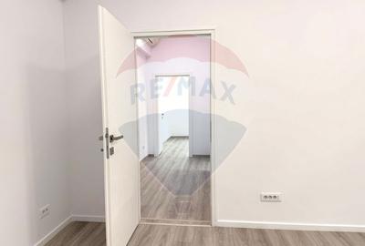 DE INCHIRIAT Spațiu comercial  100mp în zona P-ta Victoriei - 16