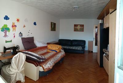 Apartament cu 3 camere, 2 bai, decomandat - 9