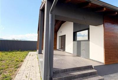 Exclusivitate! Casa individuala premium, parter, 130 mp utili - View unic catre - 2