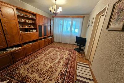 Apartament cu 3 camere semidecomandat în Ultracentral
