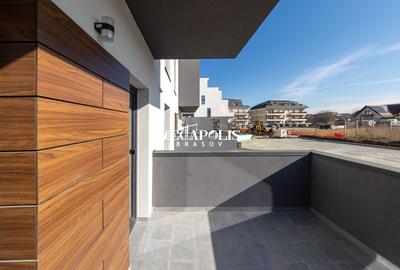 Apartament cu 3 camere decomandat în Tractorul