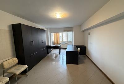 Apartament cu 3 camere decomandat, mobilat în P-ța Unirii