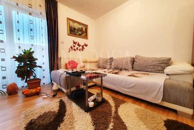 Apartament cu 3 camere semidecomandat în Florești