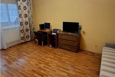 Apartament cu 3 camere decomandat în Circumvalațiunii