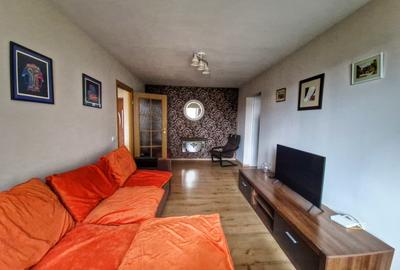 Apartament cu 2 camere semidecomandat, mobilat în Titan