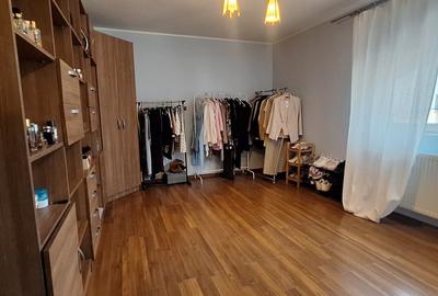 Apartament cu pod amenajat, complet mobilat, pe Strada Florilor - 5