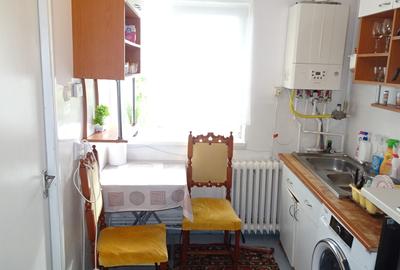 Vand apartament cu 2 camere in Deva, zona ultracentrala (Piata), bloc de 4 etaje - 5