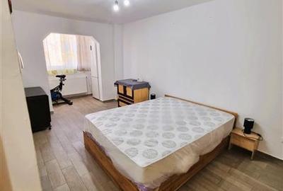 Garsoniera renovata, centrala proprie, etajul 1. Zona Craiter - 1