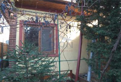 Strada linistita, casa cu garaj - 1