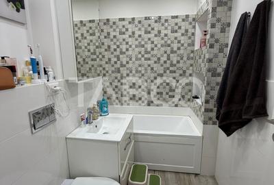Apartament cu 3 camere de vanzare decomandate cartier Intre Lacuri - 8