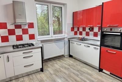 Casă cu 4 camere de închiriat Ultracentral - 1