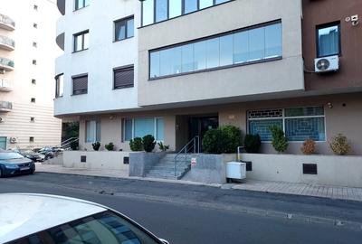 SPATIU COMERCIAL-CLINICA MEDICALA-490 MP,3 INTRARI,IDEAL INVESTITIE,1450000 EURO - 1