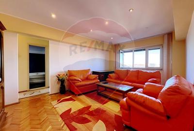 Apartament cu 3 camere semidecomandat în Dorobanților