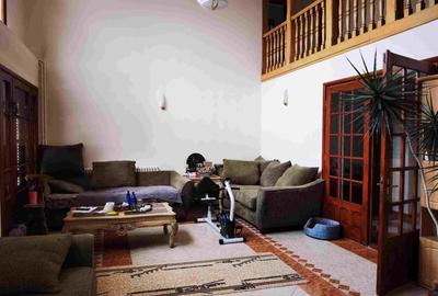 Super proprietate langa Breaza  cu teren  5000Mp , structura solida , cazemata - 12