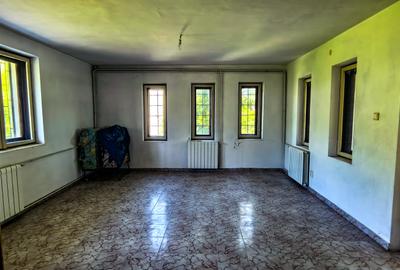 Complex imobiliar format din 2 Vile si un teren generos de 3659Mp - 8