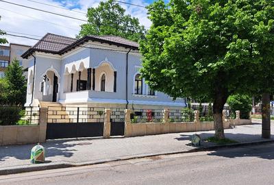 C-lung Muscel„Casa Olaru'' (1928) – Vilă monument istoric restaurată impecabil, - 3