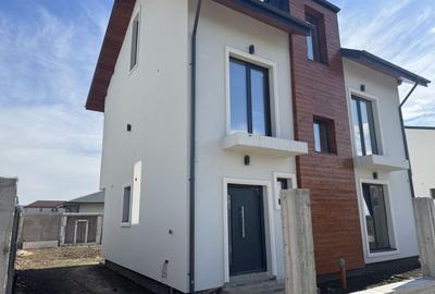 Casă individuală cu 5 camere în Vest
