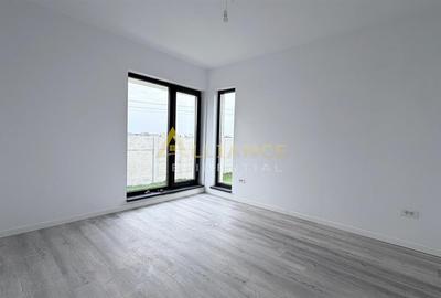 Casa Individuala - 4 camere - 2 bai - 550mp teren - 10