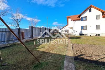 Casa Sibiu cu pivnita si garaj, curte mare - 1