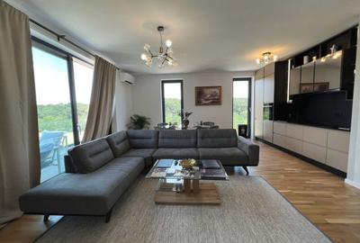 Apartament cu 4 camere decomandat, mobilat în Băneasa