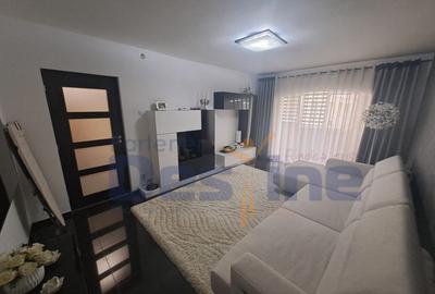 Apartament cu 3 camere decomandat, mobilat în Galata