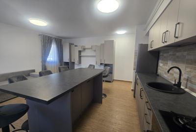 Apartament cu 3 camere decomandat, mobilat în Central
