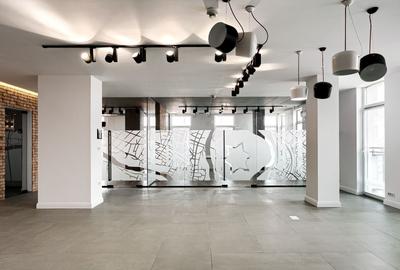 De închiriat - Spațiu ultracentral de birouri în Arad cu parcare - 1