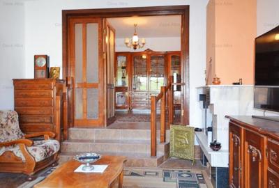 Casă individuală cu 5 camere decomandat în Bucium