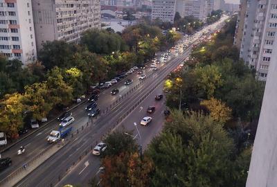 Apartament cu 4 camere semidecomandat în Teiul Doamnei