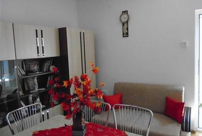 Resita Casa 7 Incaperi Parter,Etaj, Zero investitii - 1