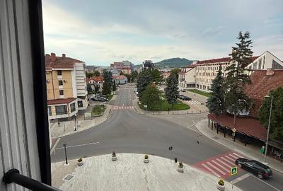 Apartament cu 3 camere in centrul orașului, lângă hotel Coroana - 9