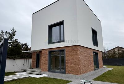 Casă individuală cu 4 camere în Tunari