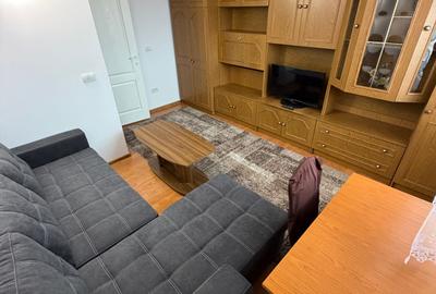Apartament cu 2 camere decomandat în Girocului