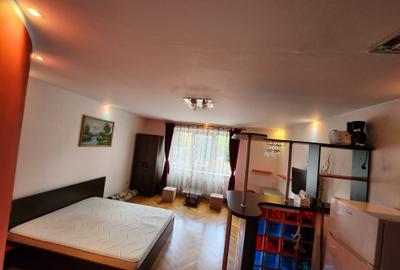Garsoniera situata "la casa", zona 15 Noiembrie, etaj 1, mobilata si utilata! - 1