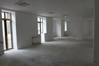 Piata Amzei, birou de dimensiuni medii-open space - 2