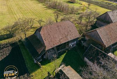 FILM! Casa si anexe, pe domeniu de 6.221mp,  livada pomi fructiferi, Lemnia, Cov - 30
