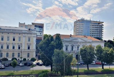Apartament ultracentral 62 mp cu 2 ferestre spre bulevard - 1