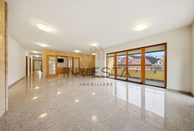 Apartament cu 4 camere semidecomandat în Zorilor