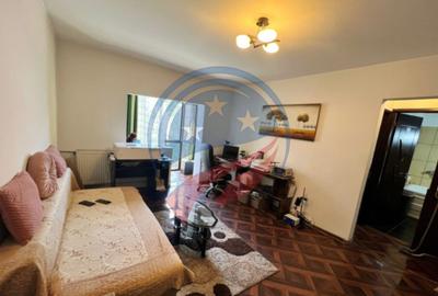 Apartament de vânzare - 4